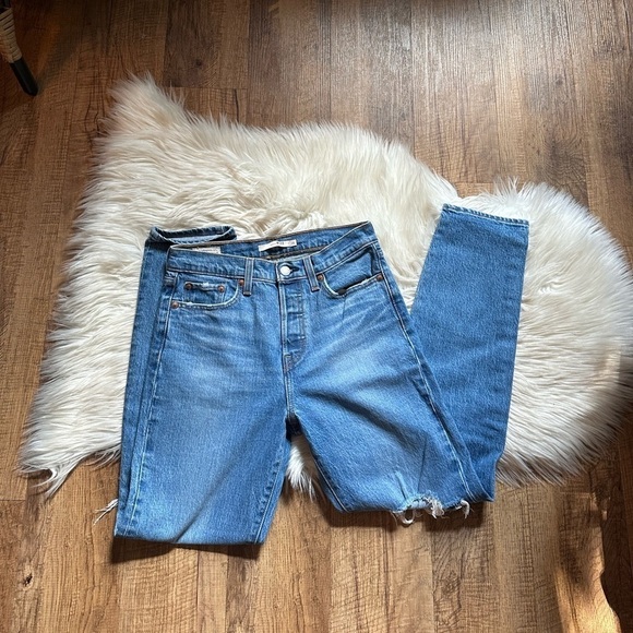 LEVI’S Wedgie Icon Fit Jeans - Picture 2 of 6